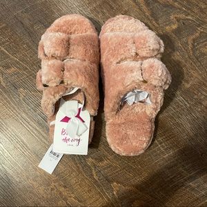 NWT LOFT PINK SLIPPERS, SIZE M (7-8)